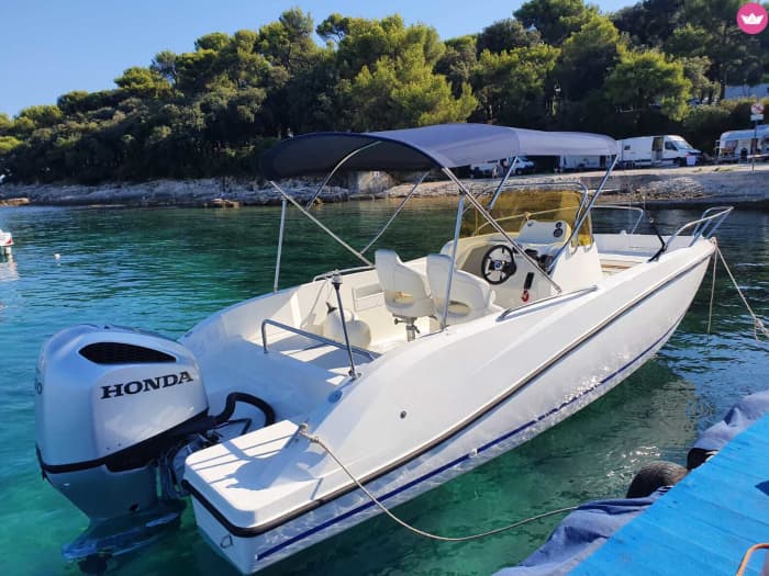 Descubra Pula: Passeio de barco de dia inteiro (8 horas)
