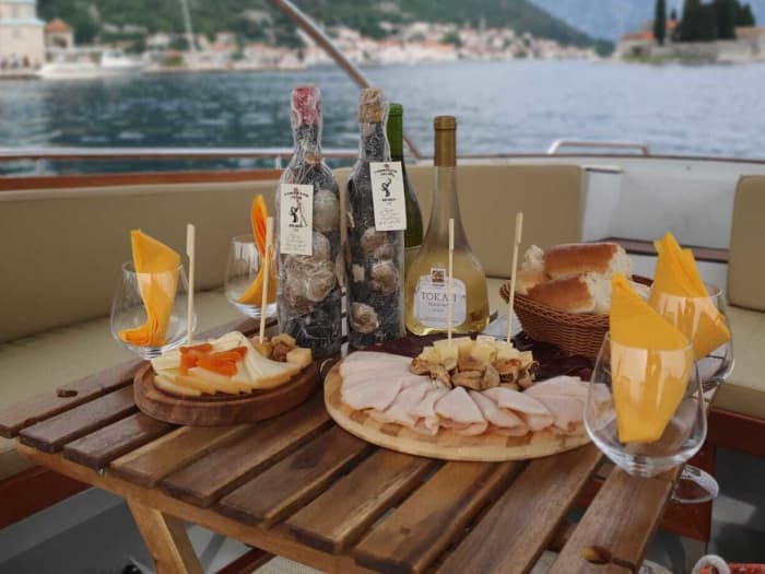 Exklusiv 4 timmars båttur Blå grottan, Perast, öarna + gratis drycker