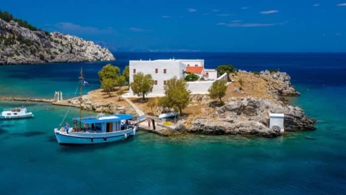 Njut av lite lyx på Ano Symi med en heldag på en gulet