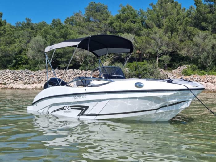 Flexible Inselflucht – ganztägige Kreuzfahrt nach Vrgada, Kornati oder Telašćica