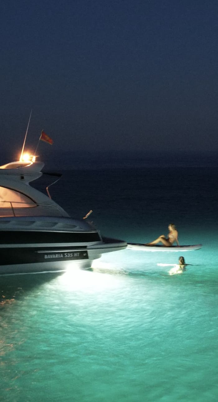 Een halve dag langs de kust van Ulcinj: geniet van 4 uur ontdekkingstocht op een motorboot.