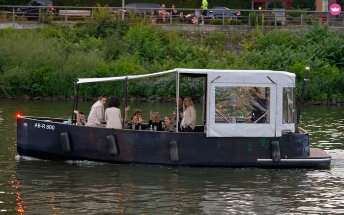 Celebrate your birthday on a party boat in Frankfurt with a skyline view - 1h30