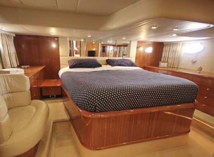 Enjoy 8h on a motorboat to explore Golfe Juan