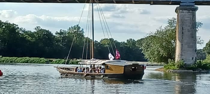 1:30 w Saumur: Wynajem łodzi na pół dnia na tym statku Jean Marc Benoît Dit Bibi Toue Sabliere
