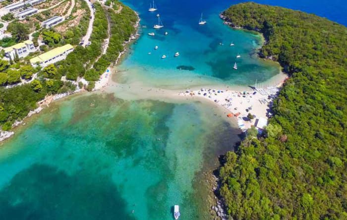 Crucero privado de medio día por el norte de Corfú: una escapada flexible por el agua