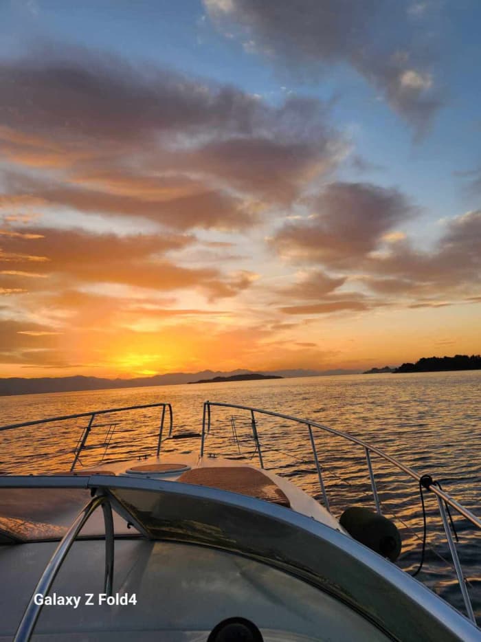 Crucero de día completo por el norte de Corfú: una experiencia premium para parejas, amigos y familias
