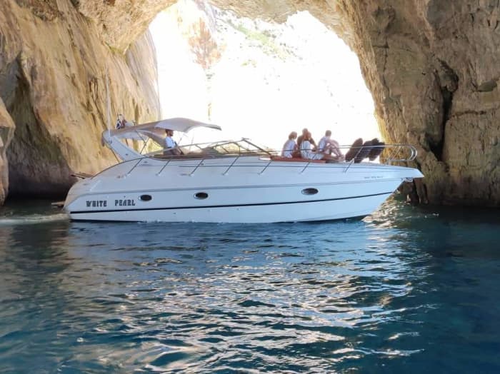 🚤 Croisière privée à Paxos et Antipaxos – Grottes bleues, baignade et village de Gaios