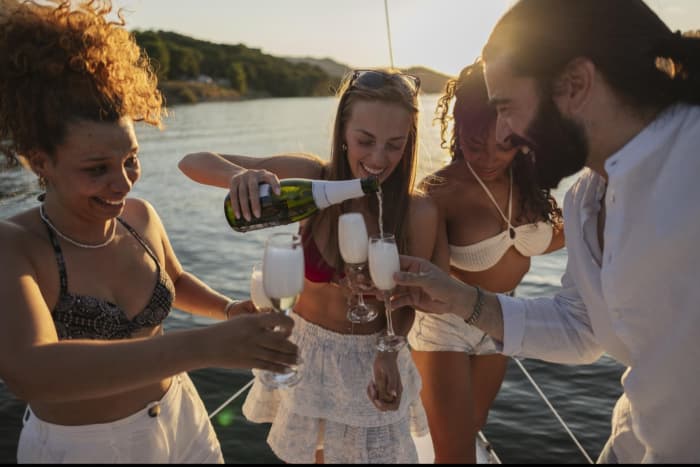 Crucero de día completo por el norte de Corfú: una experiencia premium para parejas, amigos y familias