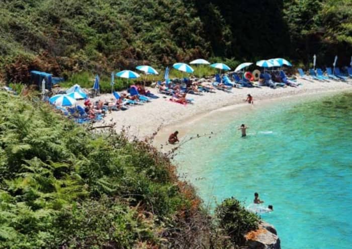 Crucero privado de medio día por el norte de Corfú: una escapada flexible por el agua