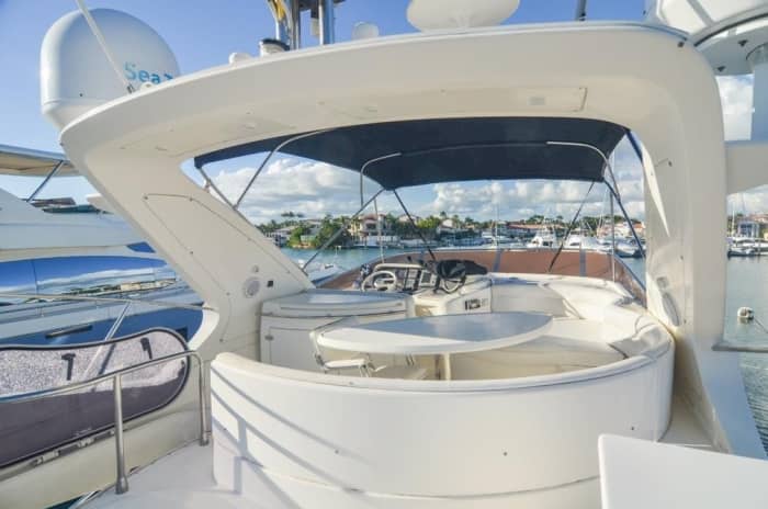 Ontdek La Romana tijdens een dagtocht met een motorboot.