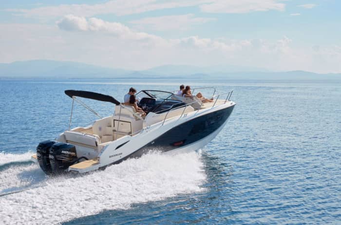 Quicksilver 875 rental in Menorca | Discover its coves on a full day trip