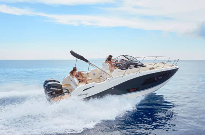 Quicksilver 875 rental in Menorca | Discover its coves on a full day trip
