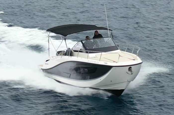 Quicksilver 875 rental in Menorca | Discover its coves on a full day trip