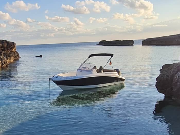 Esperienza a Minorca: spiagge, calette e mare turchese