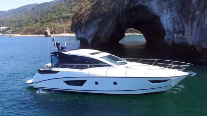 Pura gioia di navigare: vivi la magia di Puerto Vallarta