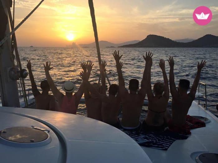 Location de catamaran pour admirer le coucher de soleil depuis Formentera