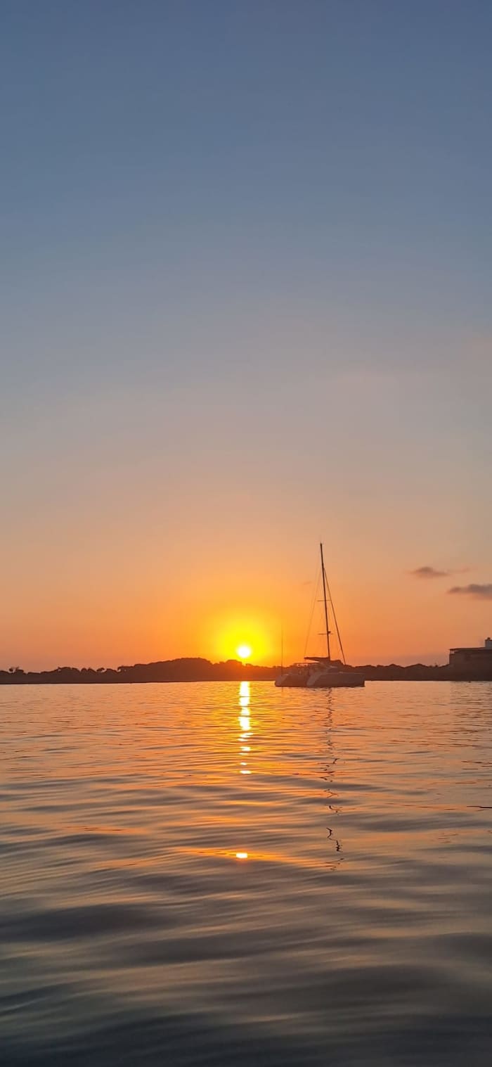 Location de catamaran pour admirer le coucher de soleil depuis Formentera