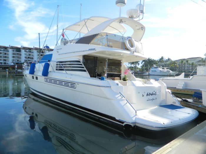 Hav, kärlek och sol: En heldag fylld av känslor på en motoryacht