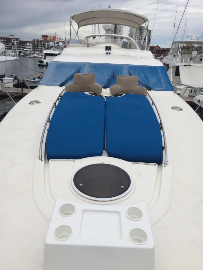 Hav, kärlek och sol: En heldag fylld av känslor på en motoryacht