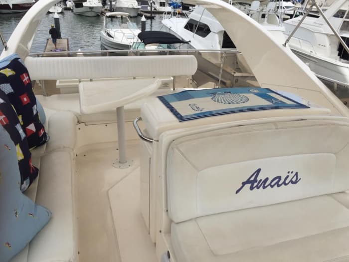 Hav, kärlek och sol: En heldag fylld av känslor på en motoryacht