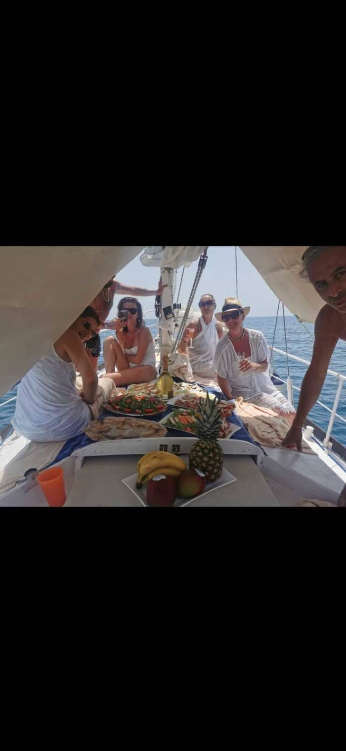 Ein Tag in Scoglitti auf einem Motorboot