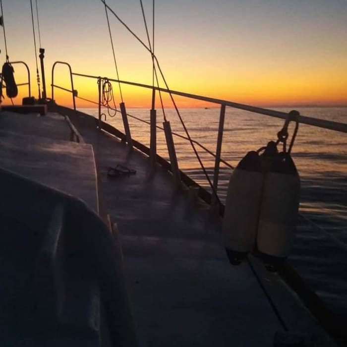 Ein Tag in Scoglitti auf einem Motorboot