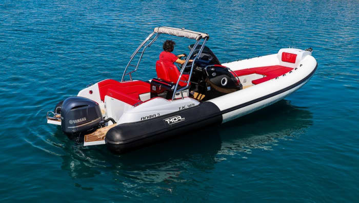 Enjoy the sun on a 8h boat trip in Kalamata