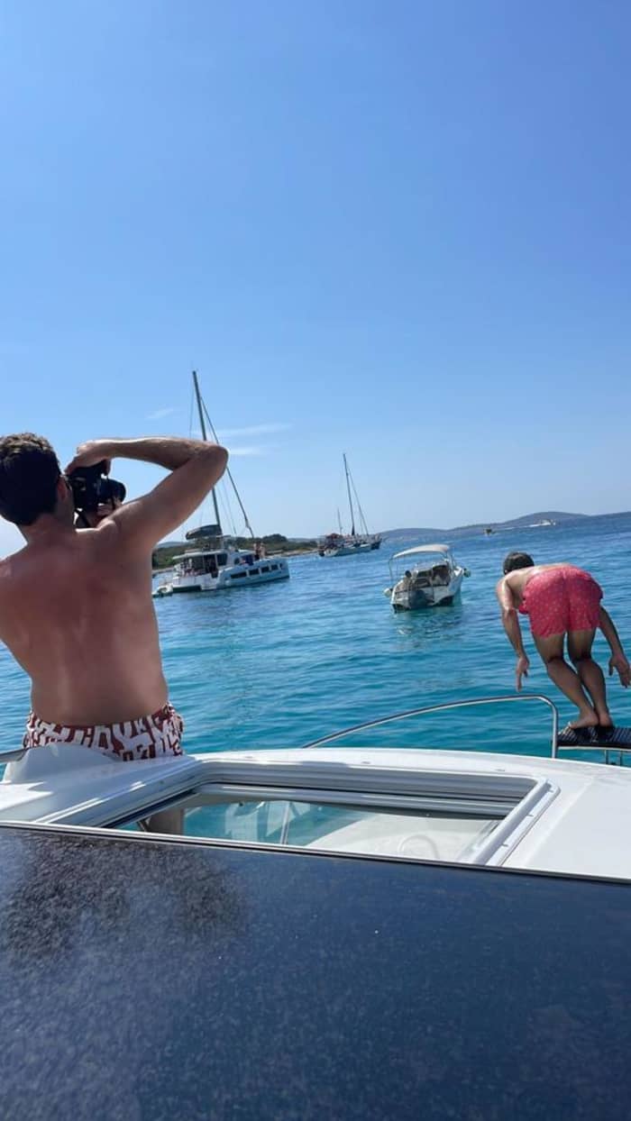 Excursión de medio día en barco a motor a la Laguna Azul y Šolta, comenzando en Trogir
