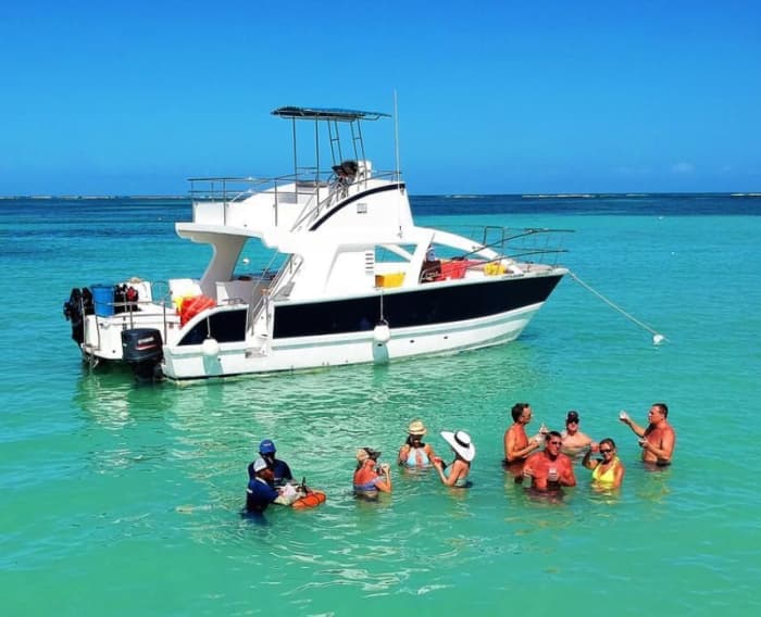 Sea, Love & Sun: A full day of emotions on a catamaran