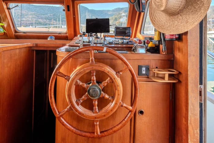 Votre journée à Castelldefels : louez un bateau à moteur pour 7 h de découverte.