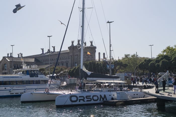 2-HOUR WALK FROM THE SEA ALONG THE BARCELONA SKYLINE