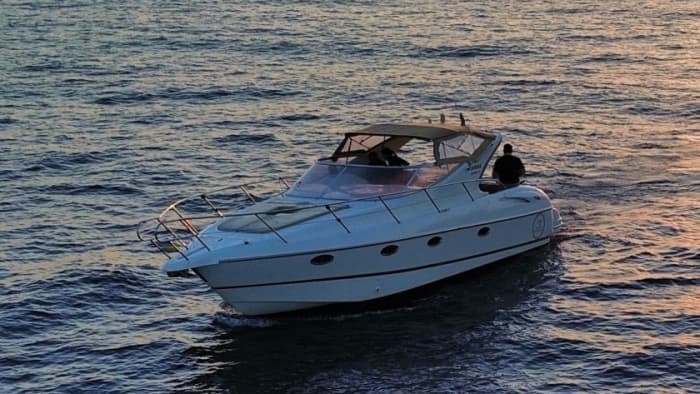 Your own Greek Odyssey: A 6h voyage on a motorboat