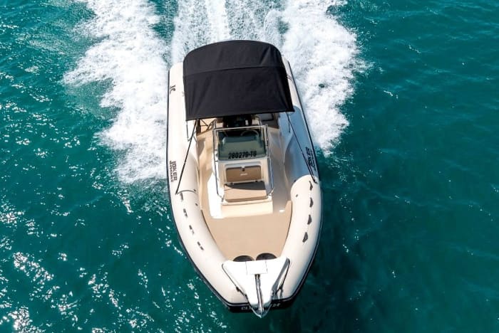Duik in het kristalheldere water: een complete dagtrip rond Trogir