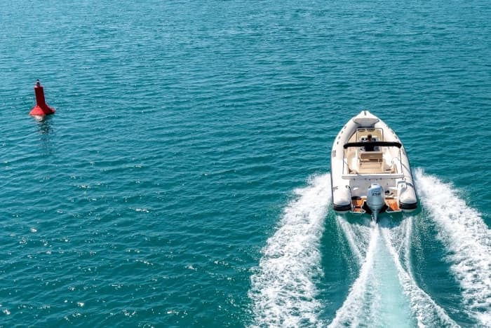 Duik in het kristalheldere water: een complete dagtrip rond Trogir