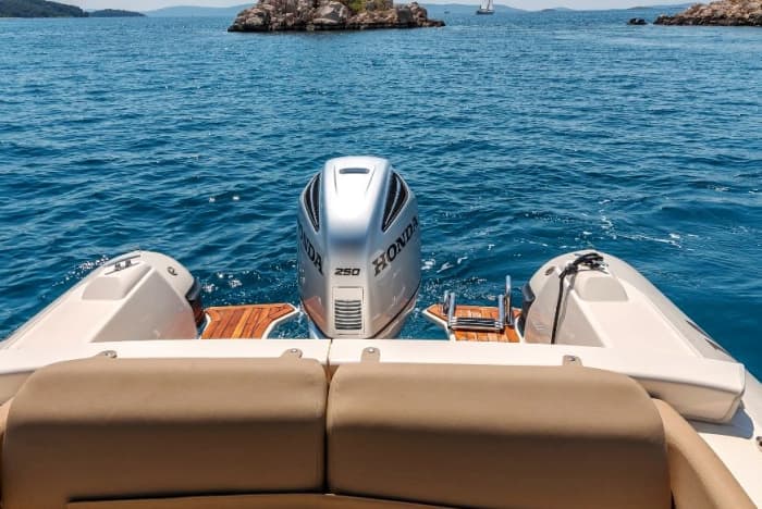 Duik in het kristalheldere water: een complete dagtrip rond Trogir