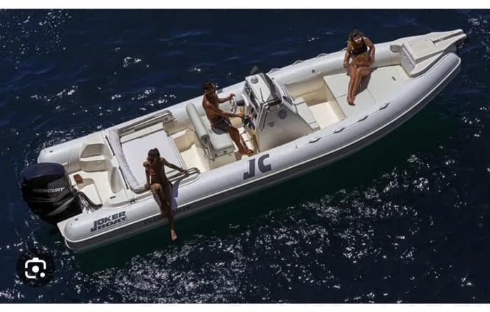 Explore Rodi Garganico by boat: A full day on the water aboard a motorboat
