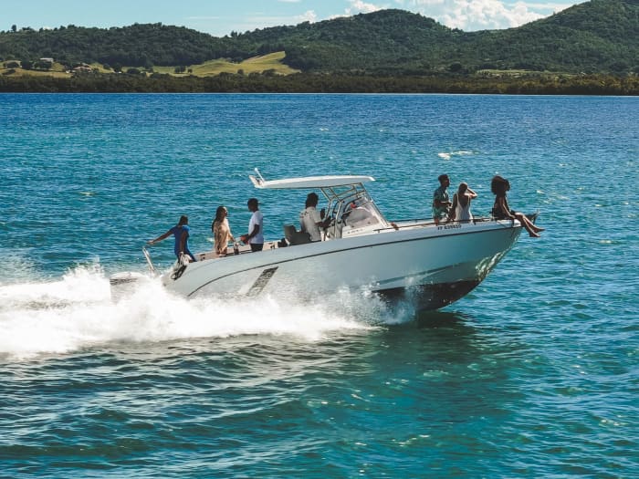 Full-day motorboat rental in Les Trois-Îlets