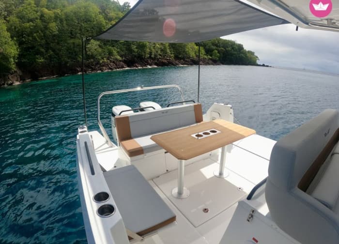 Full-day motorboat rental in Les Trois-Îlets