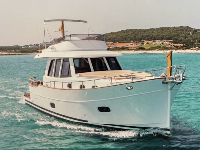 Profitez d'une journée complète sur un bateau à moteur à Saint-Laurent-du-Var