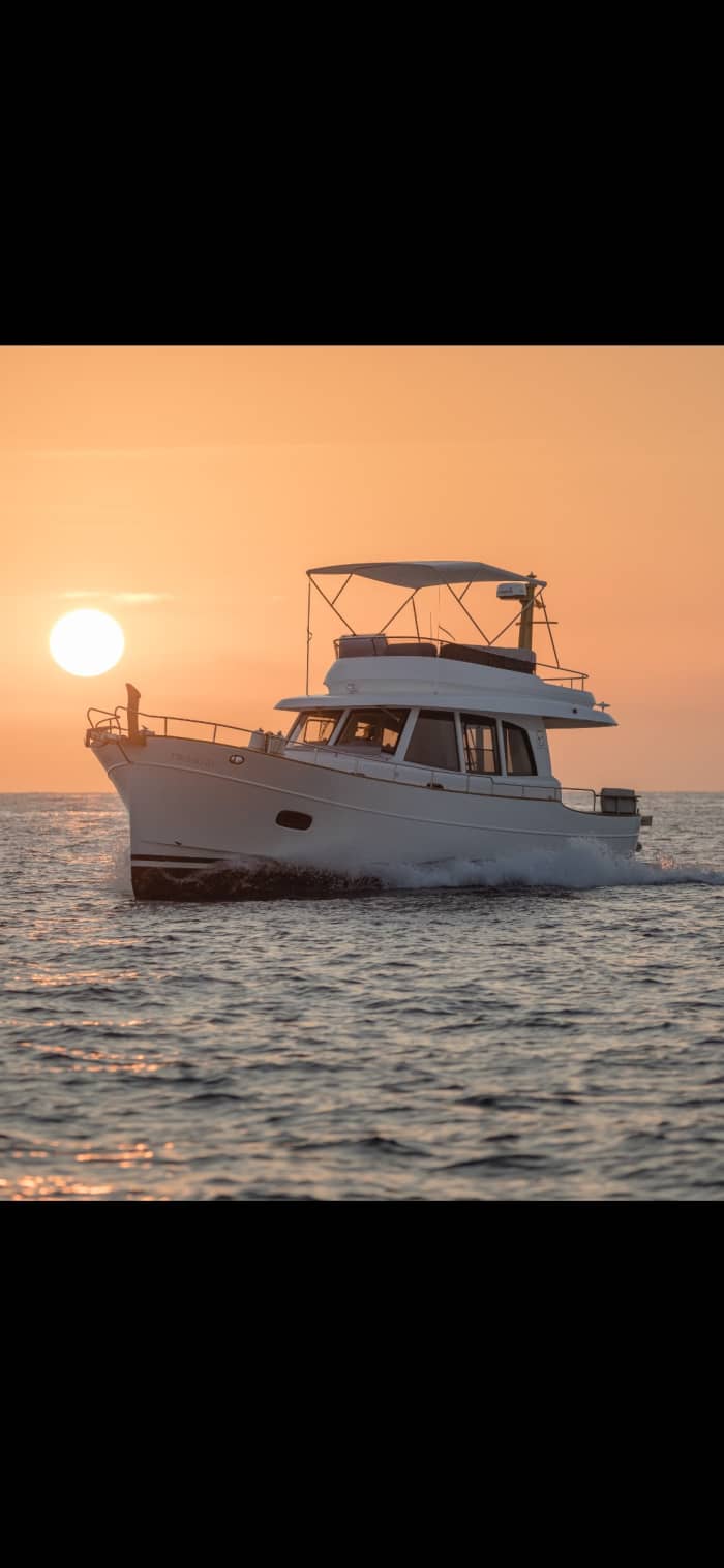 Profitez d'une journée complète sur un bateau à moteur à Saint-Laurent-du-Var