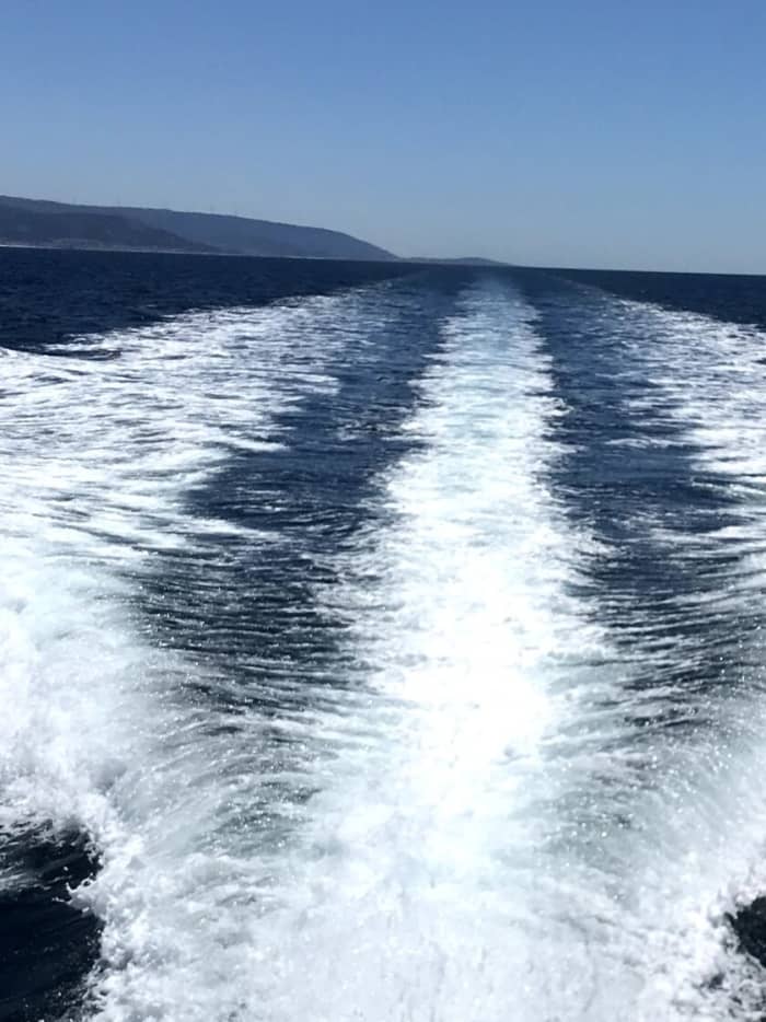 Breng 4 uur door op het water in Vigo, genietend van de zon en het heldere water.