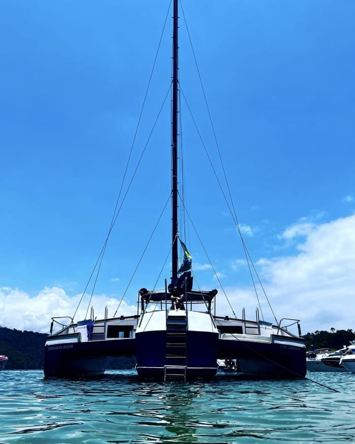 Erleben Sie Angra dos Reis wie nie zuvor auf einem Katamaran