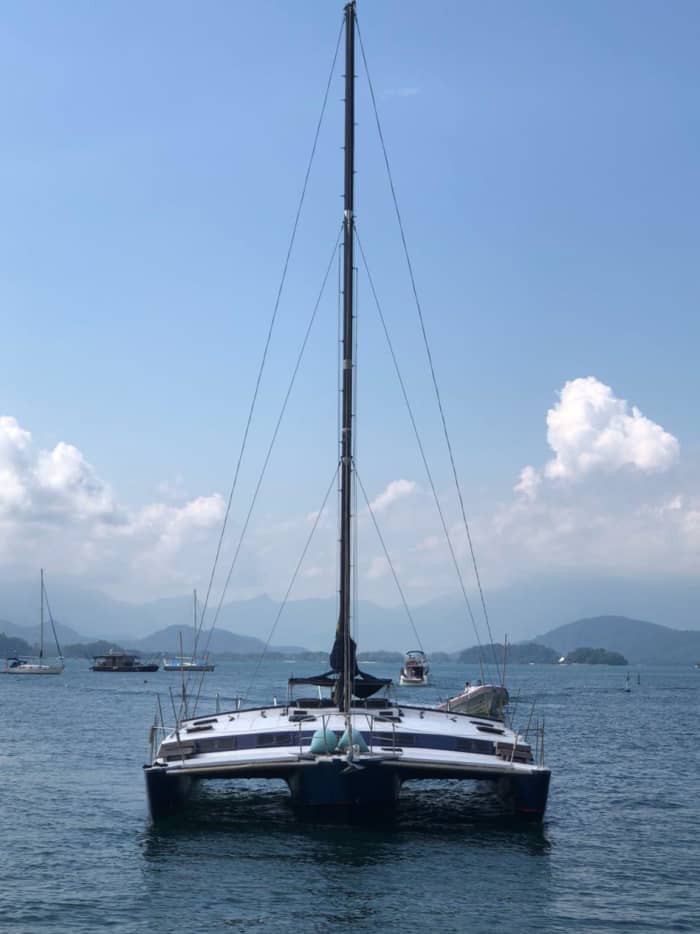 Erleben Sie Angra dos Reis wie nie zuvor auf einem Katamaran