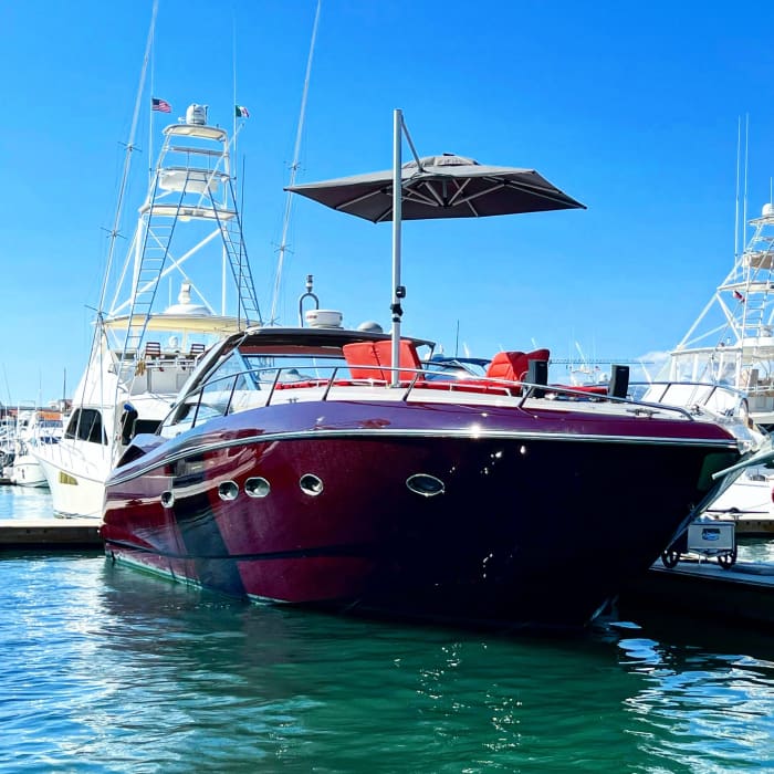 Upptäck Cabo San Lucas stränder: En komplett dagsutflykt ombord på en motorbåt