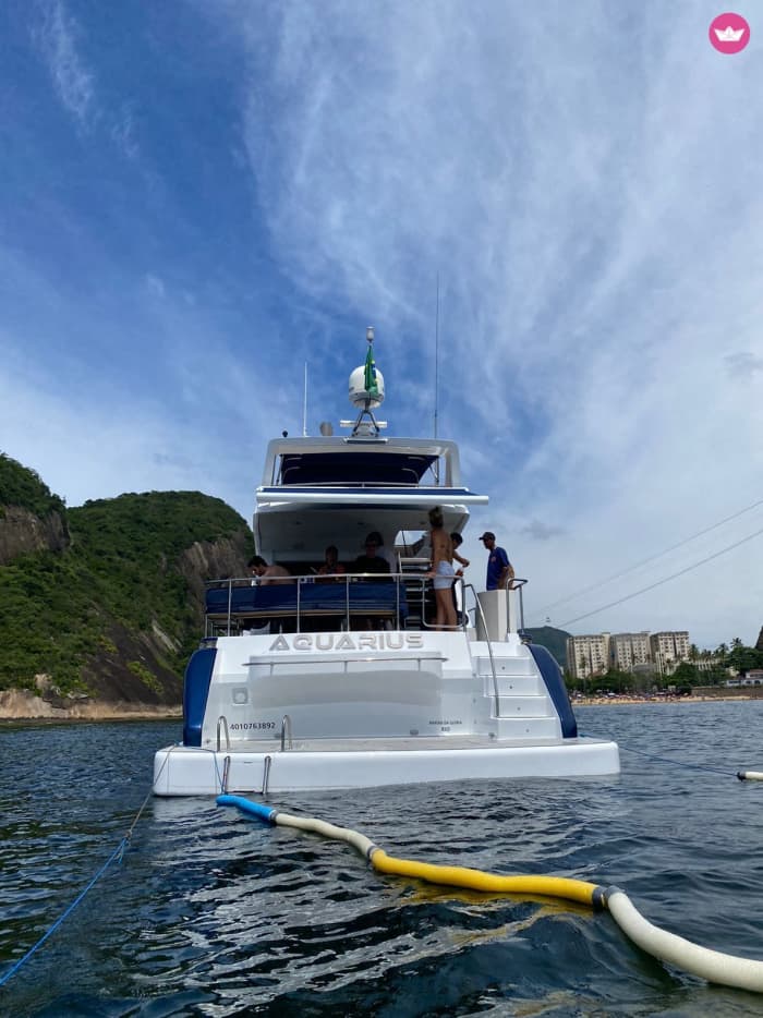 Nature et tranquillité — Excursion en yacht sur la plage