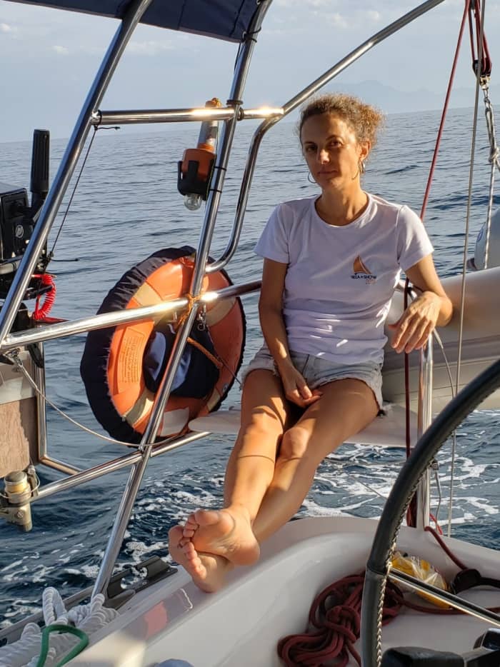Spend a 7h sailing around Paraty on a sailboat