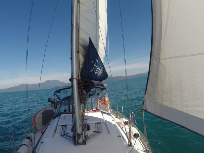 Spend a 7h sailing around Paraty on a sailboat