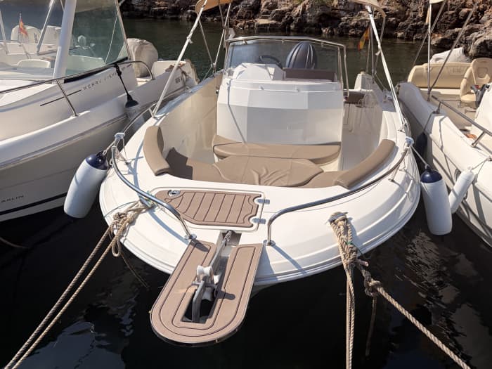 Beleef een dag vol zon op een motorboot.