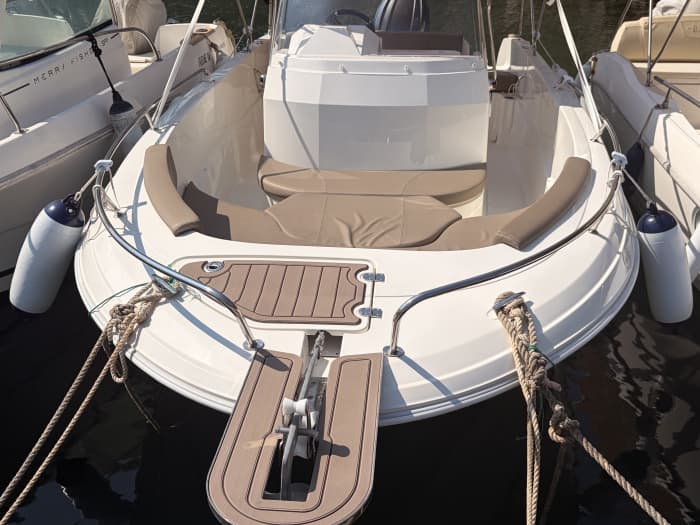 Beleef een dag vol zon op een motorboot.