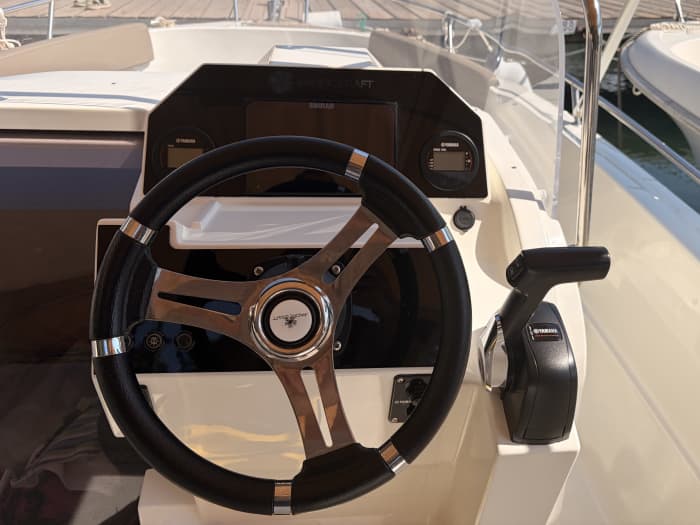 Beleef een dag vol zon op een motorboot.